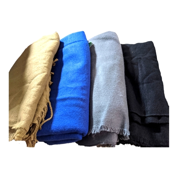 Pretty pattern Ponchos/shawls/blanket - Picture 10 of 10